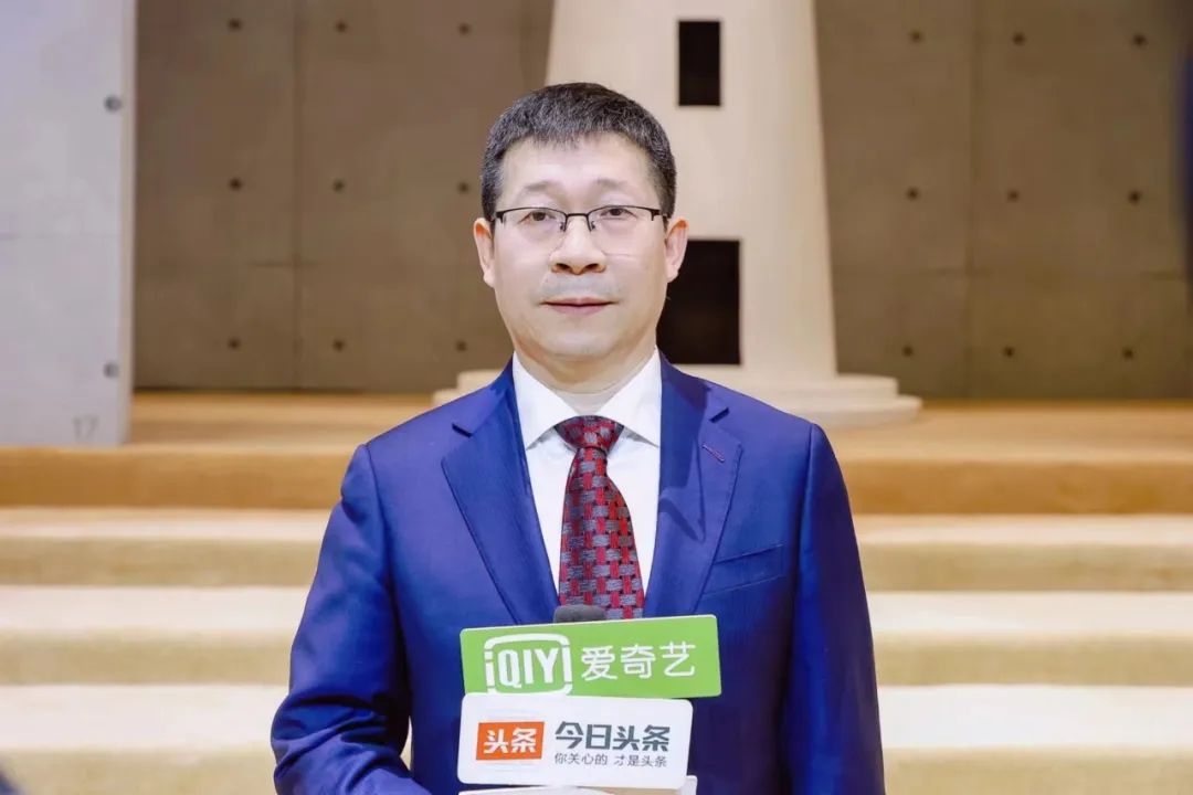  突破與自由，民族服裝定制品牌隆慶祥2023春夏新品發(fā)布會(huì)&ldquo;自由之境&rdquo;圓滿舉行