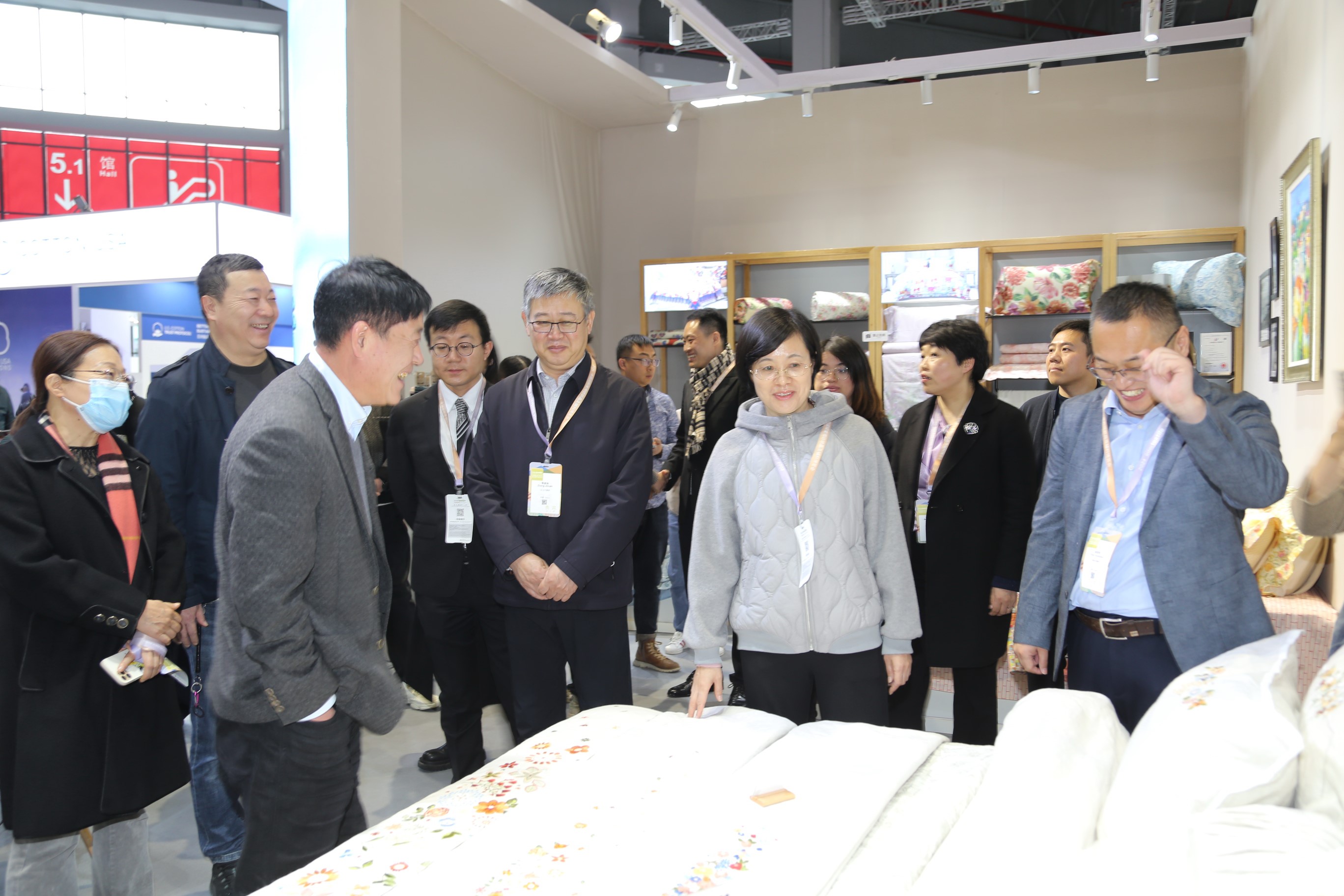 青島組團參加intertextile家紡展,副市長趙燕一行蒞臨考察