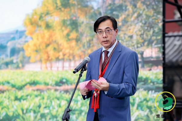“有一種叫云南的生活·非遺彝繡秀北京”活動(dòng),在北京鐘鼓樓舉行