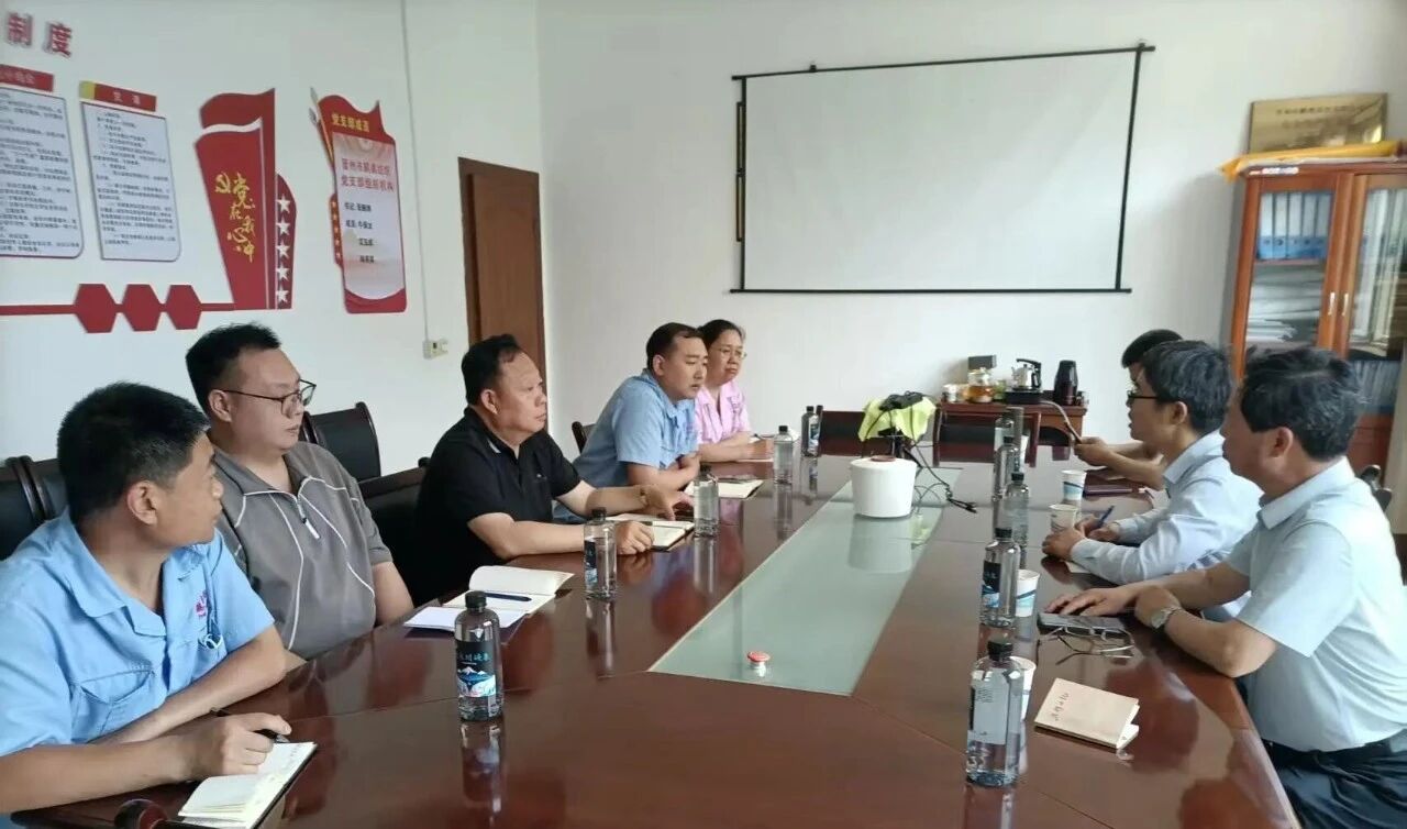 “中國夢·勞動美”全國職工宣講團財貿輕紡煙草產業特色分團走進校園暨紡織行業“勞模工匠助企行”(石家莊站)活動成功舉行