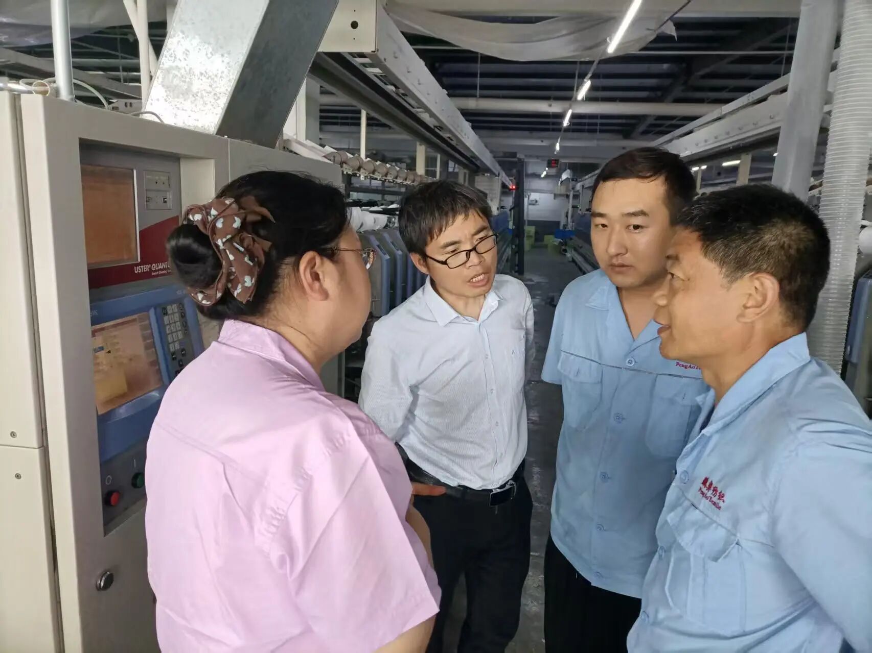 “中國夢·勞動美”全國職工宣講團財貿輕紡煙草產業特色分團走進校園暨紡織行業“勞模工匠助企行”(石家莊站)活動成功舉行